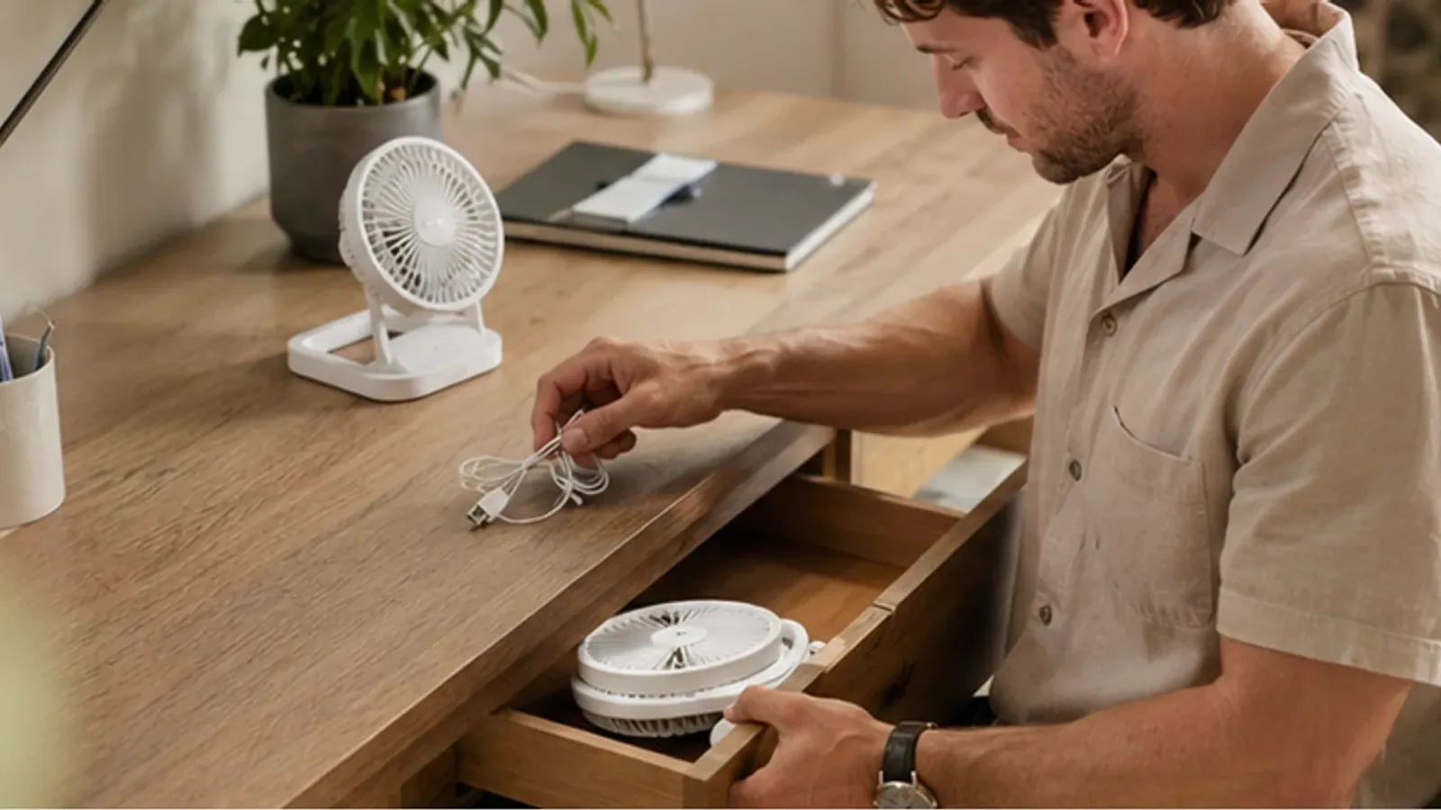 8 Inch USB Desk Fan — Foldable & Telescopic decision guide, chapter 2 — visual context for Plan USB power, placement and folded storage